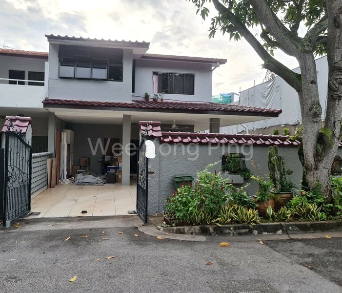 5 Bed Semi-Detached House (Landed) for Rent in  Holland Grove Drive - Image 2
